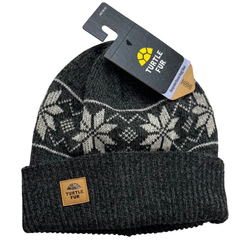 Turtle Fur Mount Snow Beanie Recycled Ocean Ragg Wool Knit Hat Black Grey NWT‎